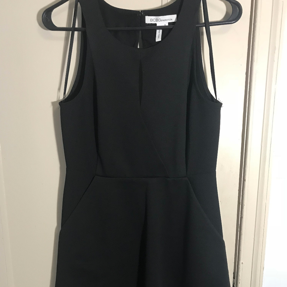 BCBG Black cocktail Dress with Pockets Size 6
